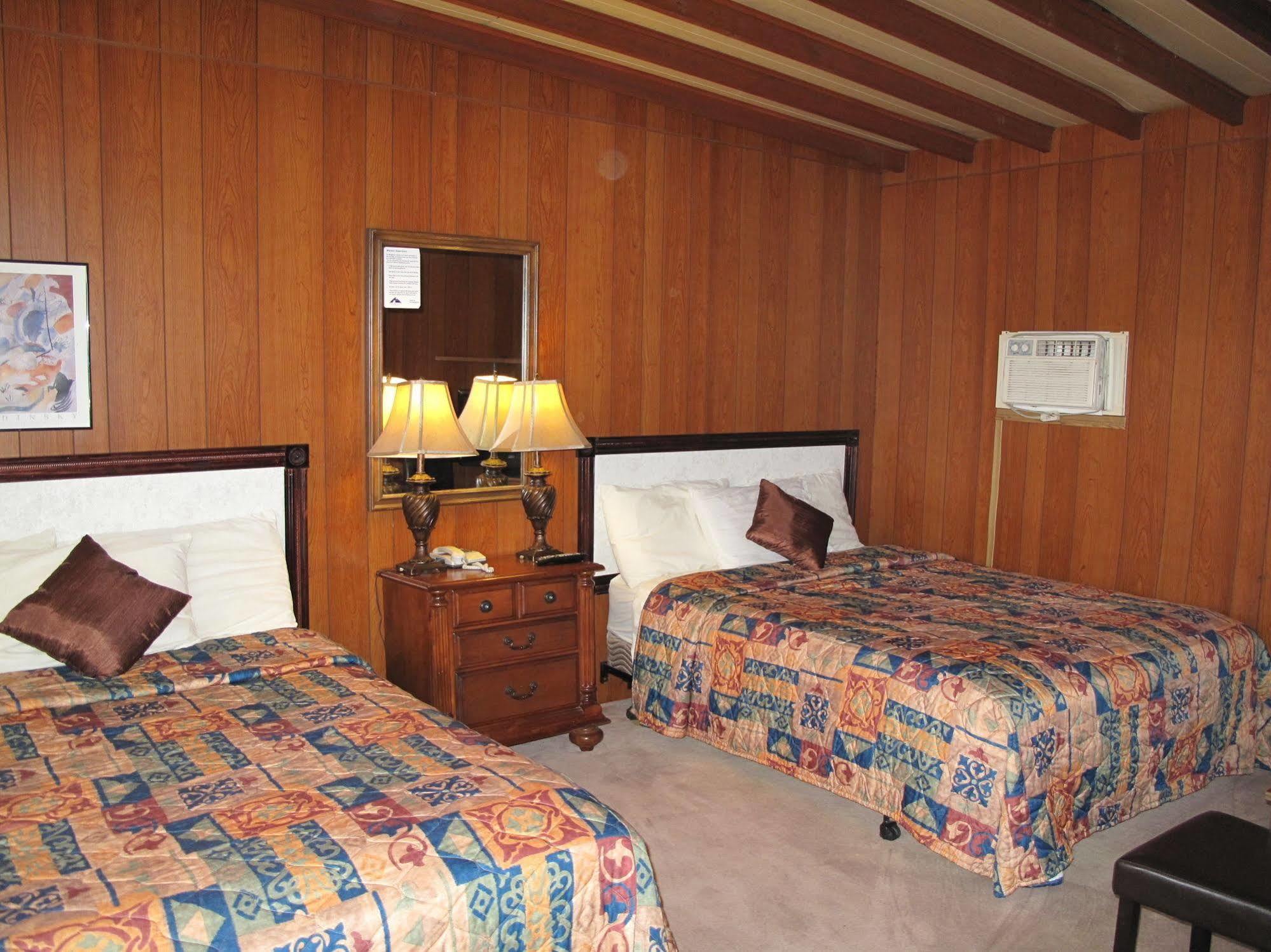 פינצ'ר קריק Blue Mountain Motel מראה חיצוני תמונה